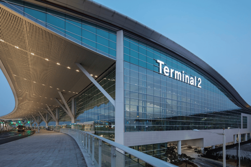 인천국제공항 제2터미널케이블 넷 공법을 적용해 개방감을 극대화 한 외관