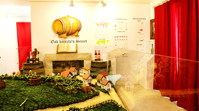 와인 생산과정과 특별한 와인이 전시되어 있는 와인뮤지엄