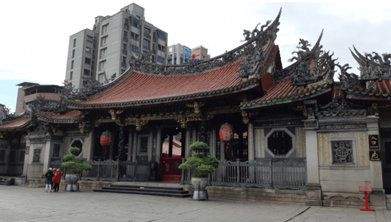 중국식 고전 건축양식을 따른 외관 모습